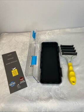 EUC FUR4 Short Hair Cat Deshedding Tool, Yellow